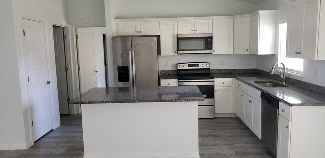 Photo - 49 Hemlock Radial