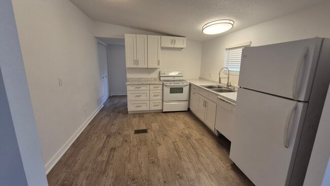 Photo - 1-311 Park Ave