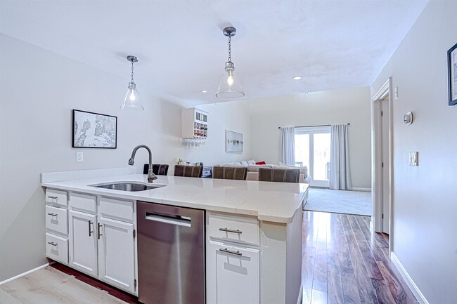 Photo - 35 Montrose Dr