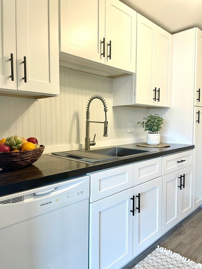 Building Photo - 521 E 5th Ave Unit 521 E 5th Ave # 605