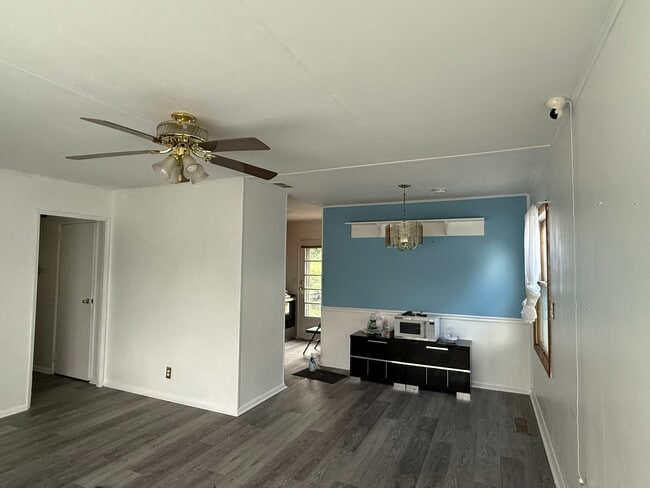 Photo - 246 Schilling St