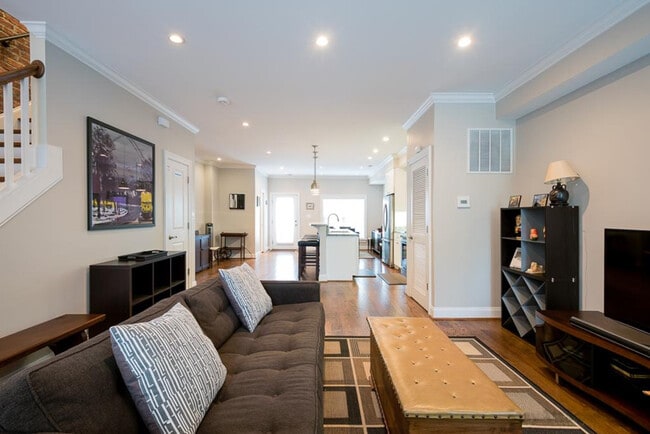 Photo - 713 Florida Ave NE Unidad SI ID1587671P