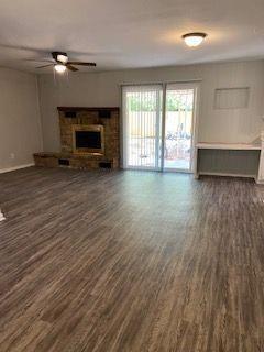 Photo - 318 N La Salle Dr