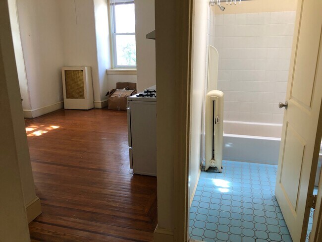 Photo - 3827 Walnut St Unit 3F