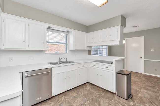 Photo - 12526 Hazelwood Ln