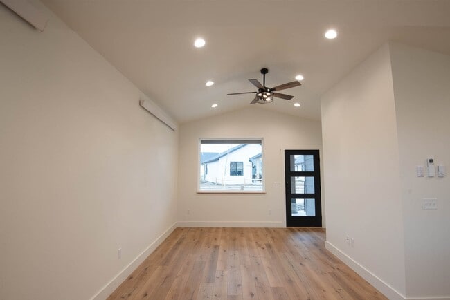 Photo - 1407 Windsor Dr