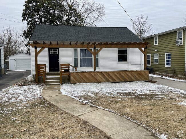 Building Photo - Charming Renovated Bungalow in Lindbergh S... Rental