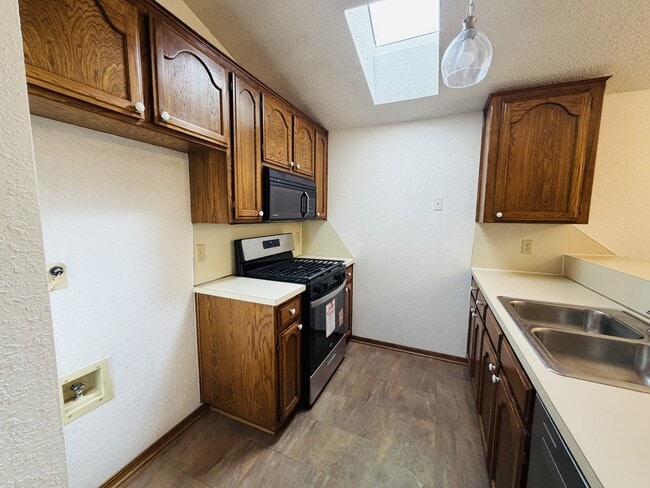 Photo - 2138 Lonnie Ln