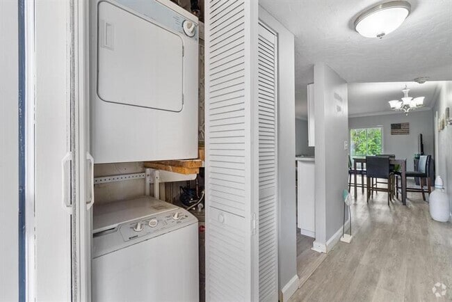 Building Photo - 1400 NE 57th Ct Unit 109 Rental