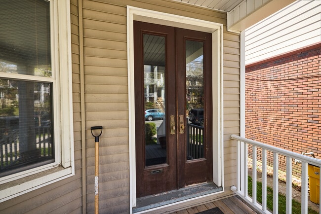 Front Entry Alt View - 370-372 Morris St