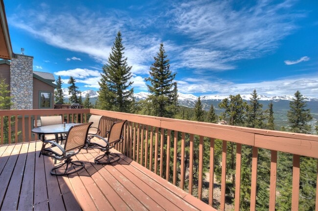 Building Photo - Beautiful home near bus route Breckenridge! 5 bedrooms and VIEWS! Flexible Lease Terms