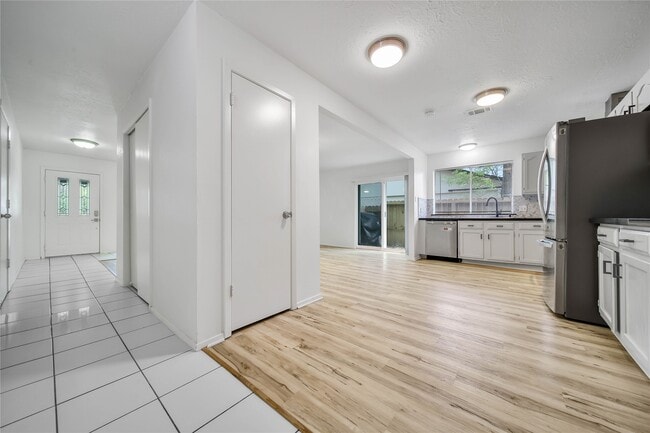 Photo - 26 Green Field Pl