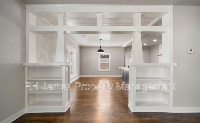 Photo - 1217 N Main St