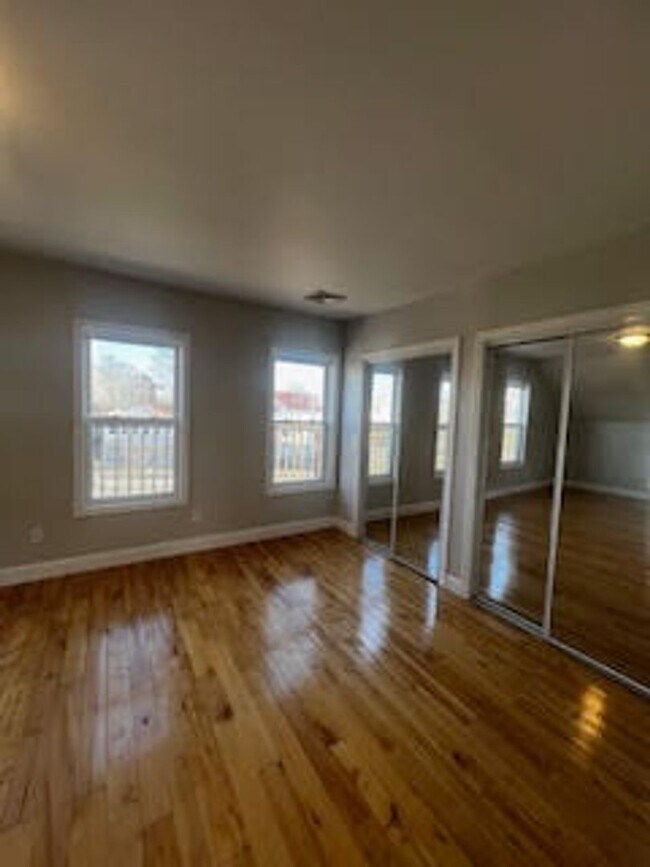 Photo - 1147 Plymouth Ave Apartment Unit 1147-3
