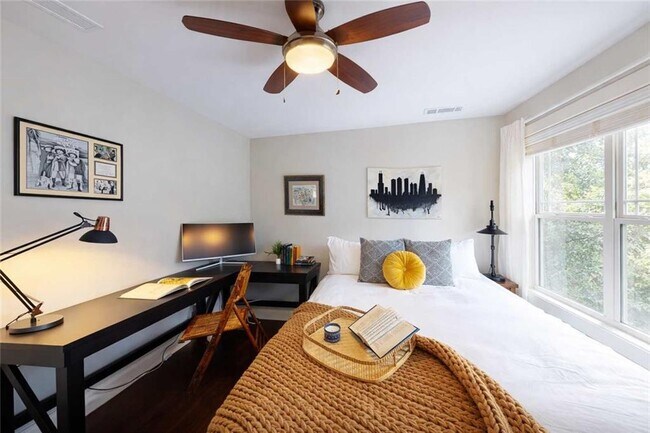 Photo - 1278 Wylie St SE
