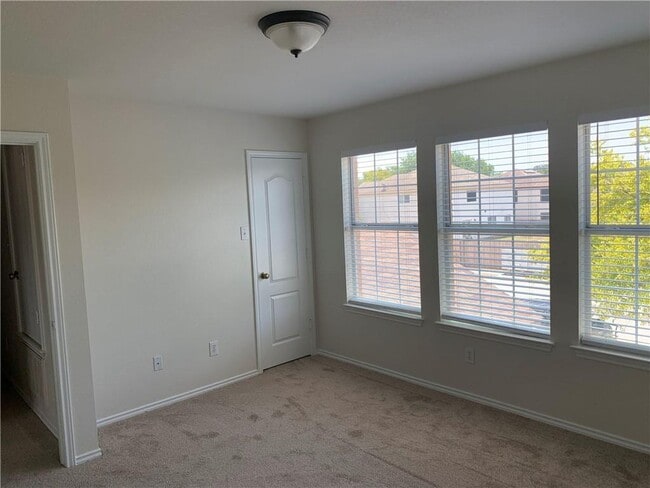 Photo - 1605 Lit Candle Cove