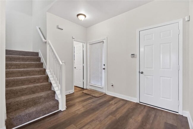 Photo - 6120 Hemperly Rd