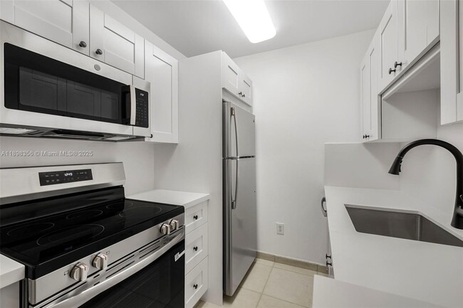 Photo - 10780 N Kendall Dr Unit E11
