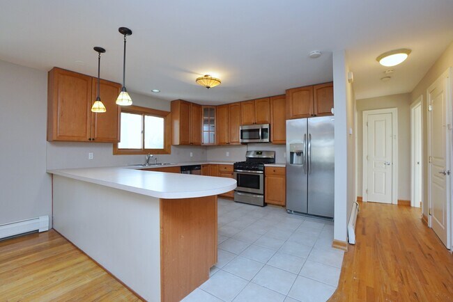 Photo - 68 Pouch Ter Apartments Unit 1