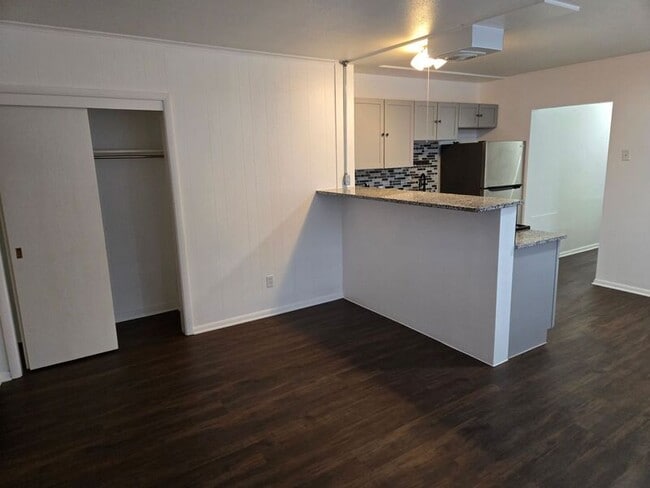 Photo - 6541 2nd St NE Unidad 6541 2nd St NE  4