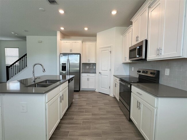 Photo - 1408 Roxy Ln