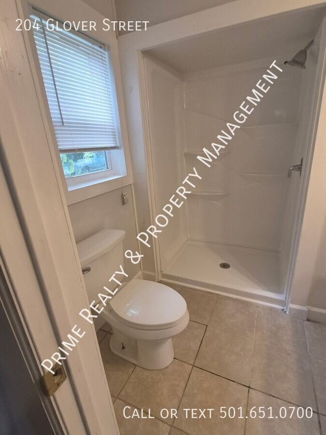 Photo - 204 Glover St