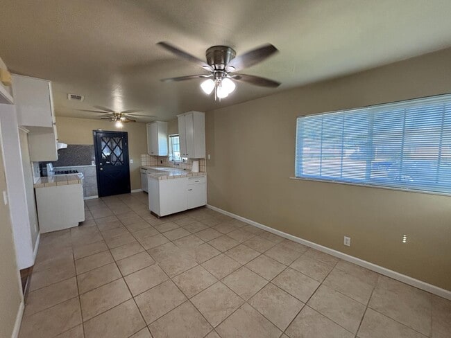 Photo - 4125 Kenmore Dr S