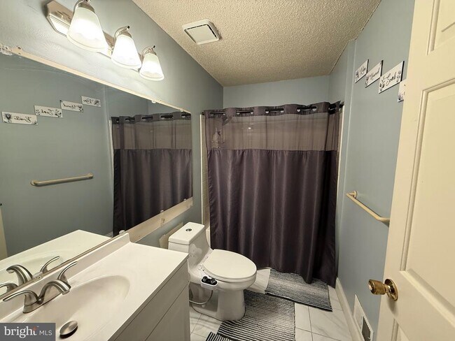 Photo - 5 Chamberlin Ct