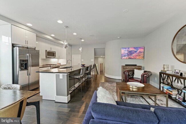 Photo - 783 Morton St NW