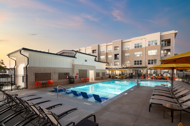 Building Photo - Abberly Royal Creek Apartment Homes