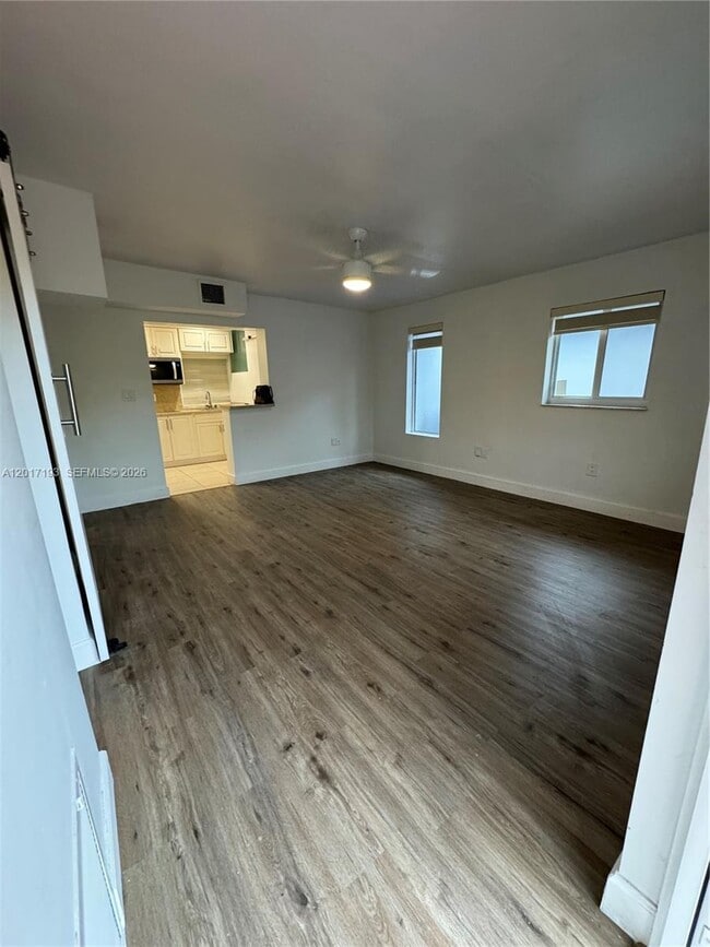 Building Photo - 235 SW 64th Ave Unit 2B