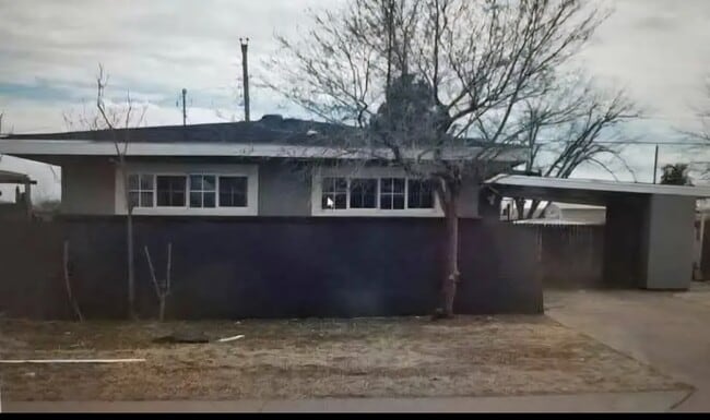 Building Photo - 1502 E Century Ave