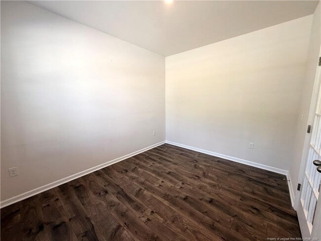 Photo - 305 Roberts Pl
