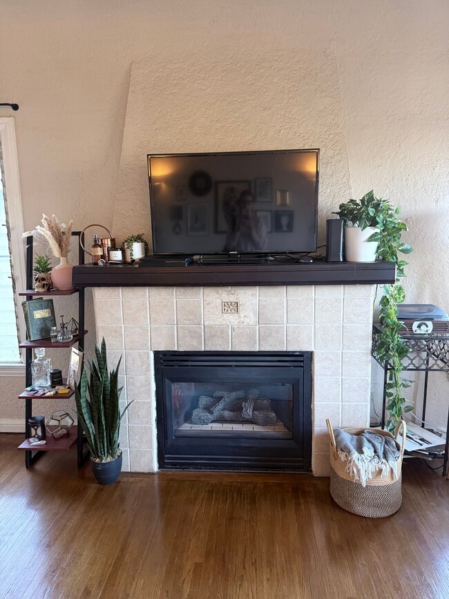 Photo - 1611 Talmadge St Unit Upstairs 3