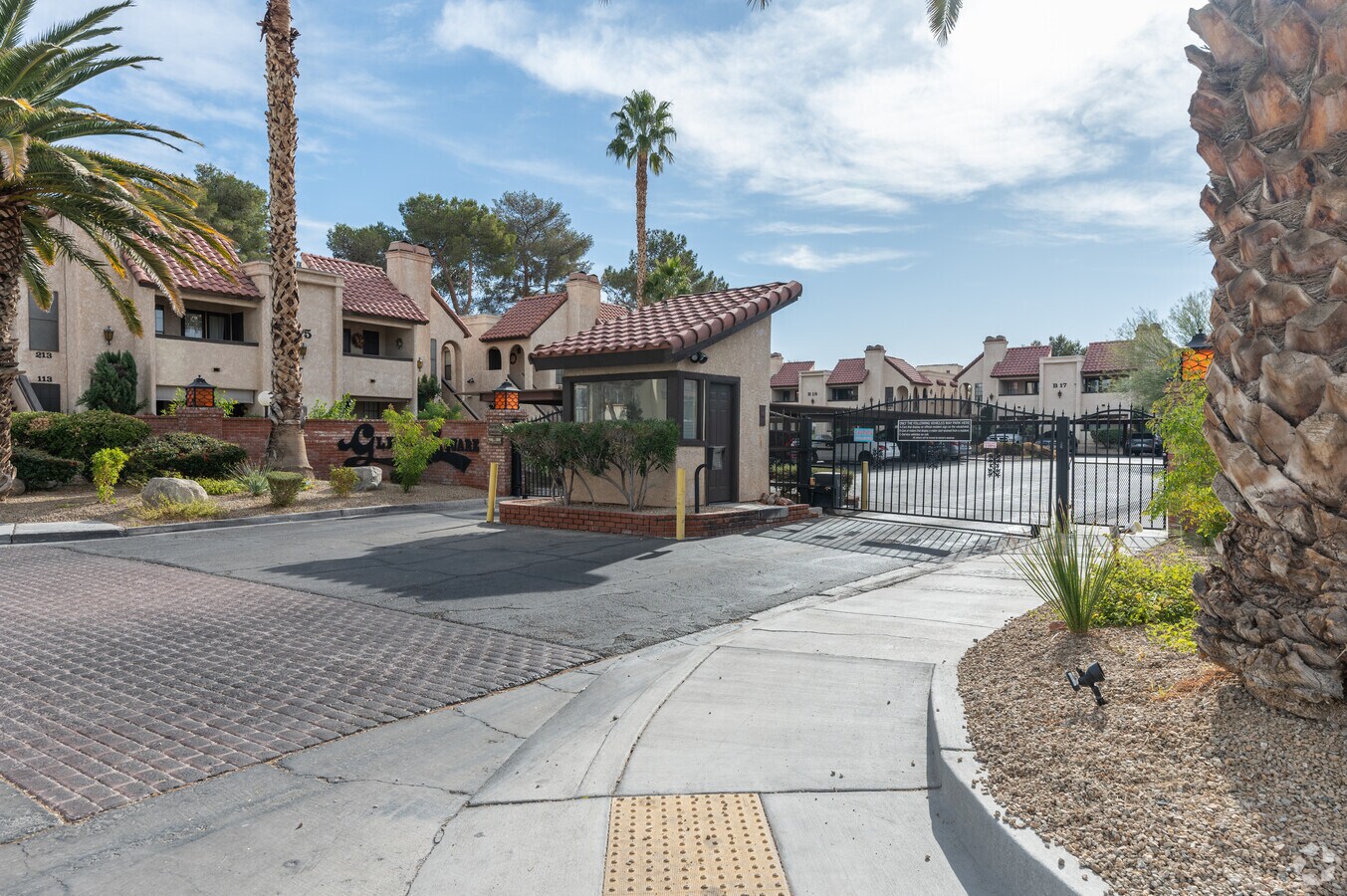Property Entrance - Glenoak Square
