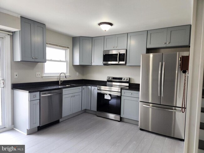 Photo - 5109 Leeward Rd