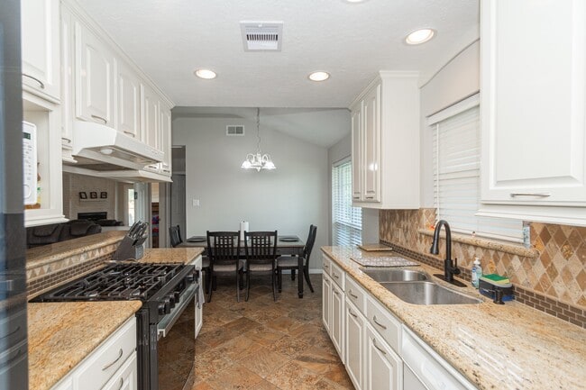 Photo - 2905 Hamm Rd