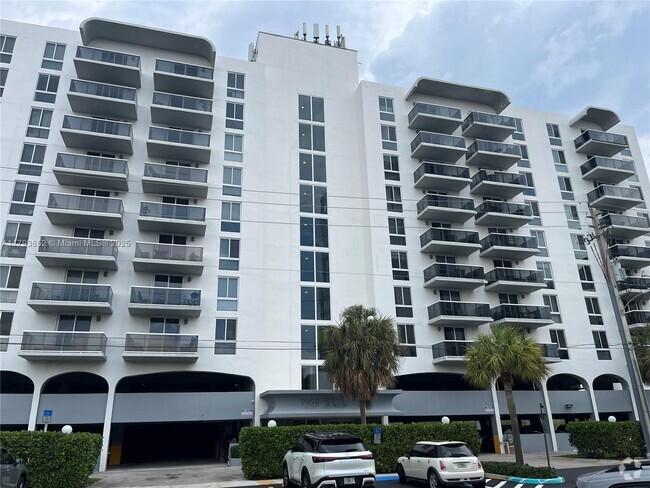 Building Photo - 7928 West Dr Unit 603 Rental