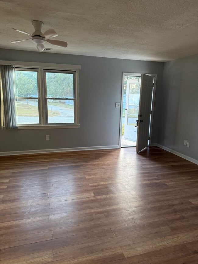 Photo - UPDATED 3 bedroom