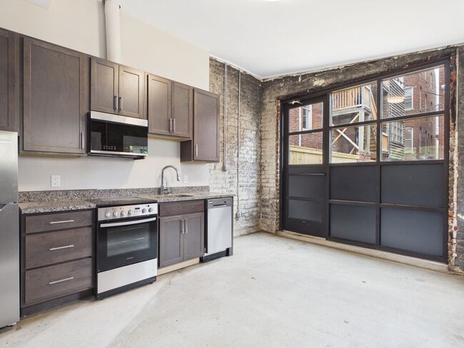 Building Photo - 7 E Franklin St Unit 10