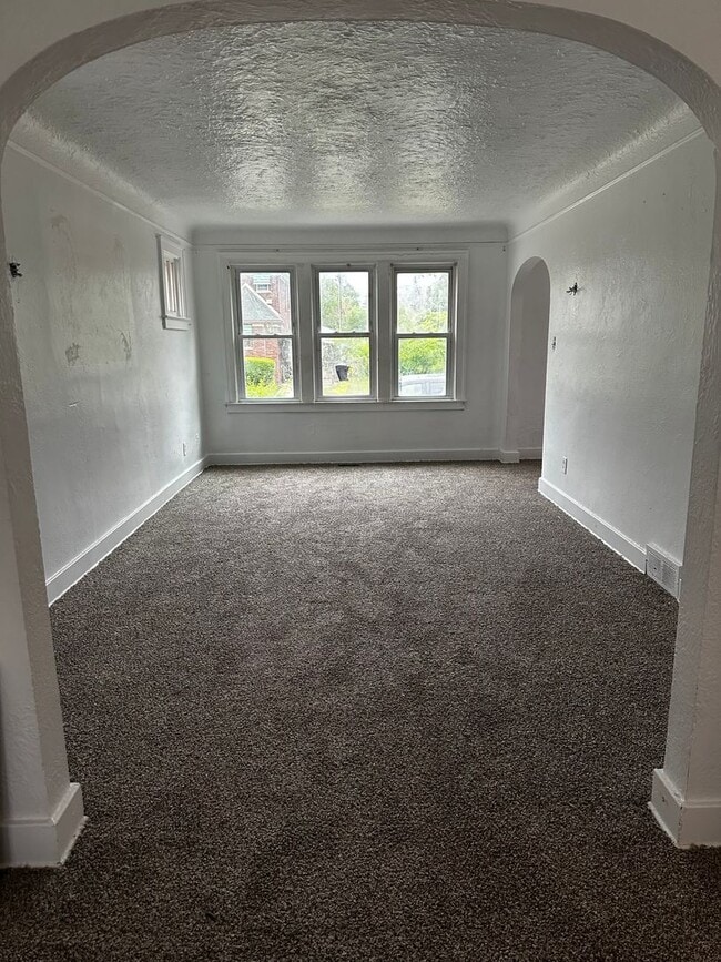 Photo - $1250 - Large 3 bedroom Home in Detroit