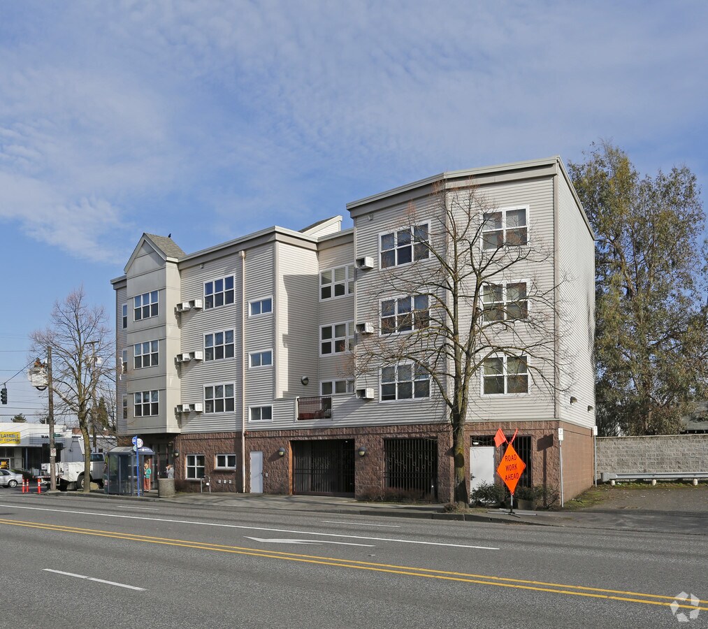 Powell Boulevard Apartments - Powell Boulevard Apartments