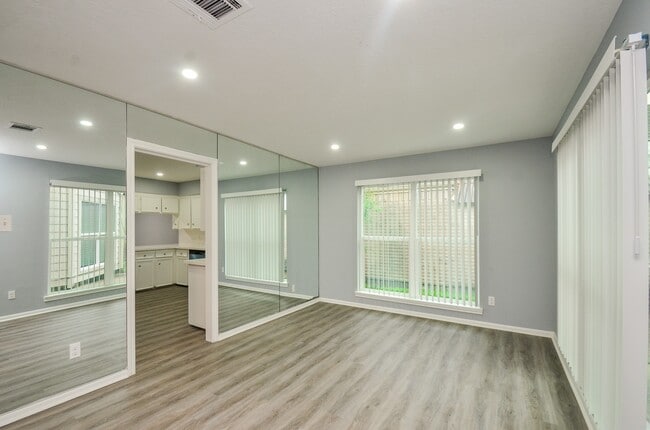 Building Photo - 7703 Quail Meadow Dr