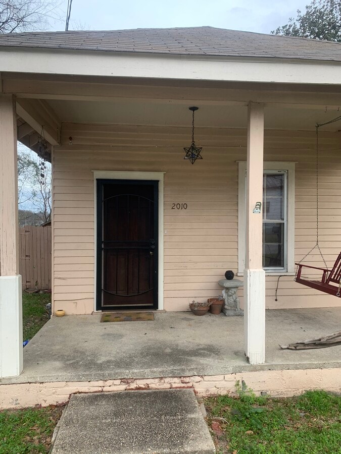 Photo - 2010 1st Ave