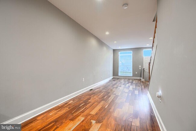 Photo - 1620 E Clement St