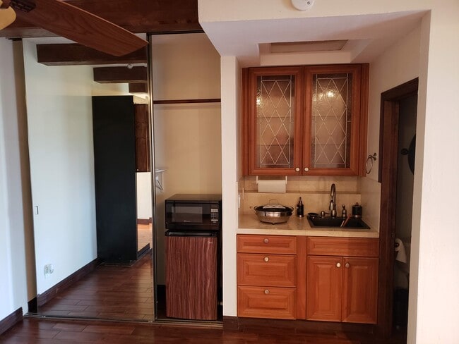 Kitchenette and Closet Area - 1331 Willow St Unit Bayside Studio