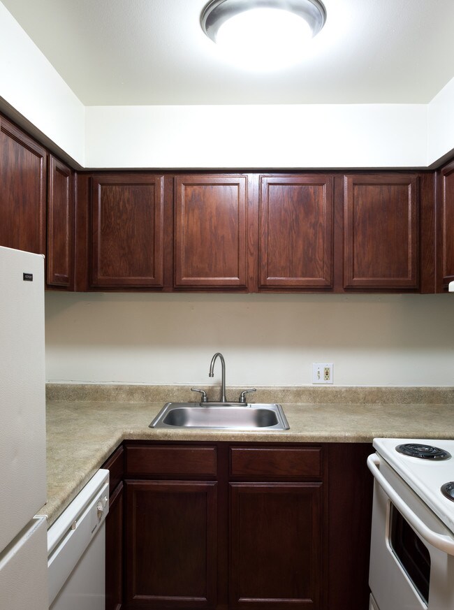 Sunset Plaza Apartments