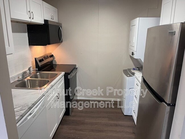 Building Photo - 5520 Beavercrest Dr Unit #4