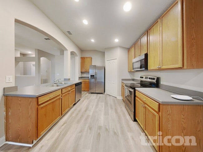 Photo - 1105 Maple Ln