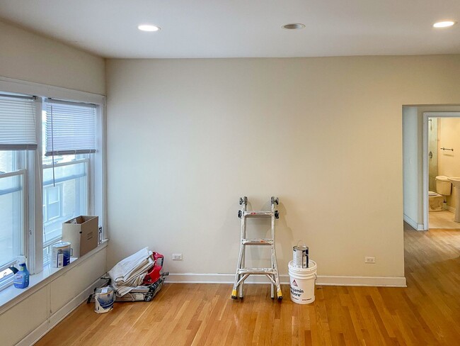 Photo - 3916 N Pine Grove Ave Unit 2